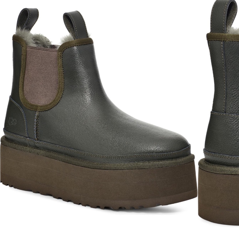 NEW WITH TAGS - NEUMEL PLATFORM CHELSEA UGG BOOT in FOREST GREEN